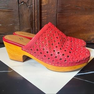 Patricia Nash Red Woven Leather Clogs Size 8